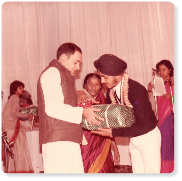  NATIONAL GALLANTRY AWARD presented by Hon'ble Prime Minister of India Rajiv Gandhi to Mr. G.S Marwah 